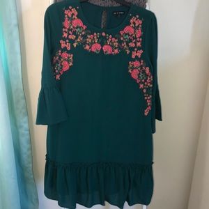 NWOT embroidered detail dress